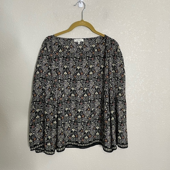 Max Studio Wildflower Floral Black Base Long Sleeve Blouse XS - Picture 3 of 6